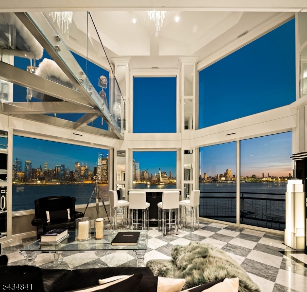 600 Harbor 1079 Property Photo 2
