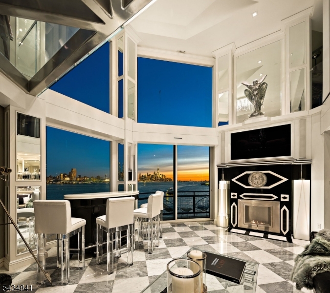 600 Harbor 1079 Property Photo 4