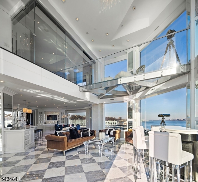 600 Harbor 1079 Property Photo 7