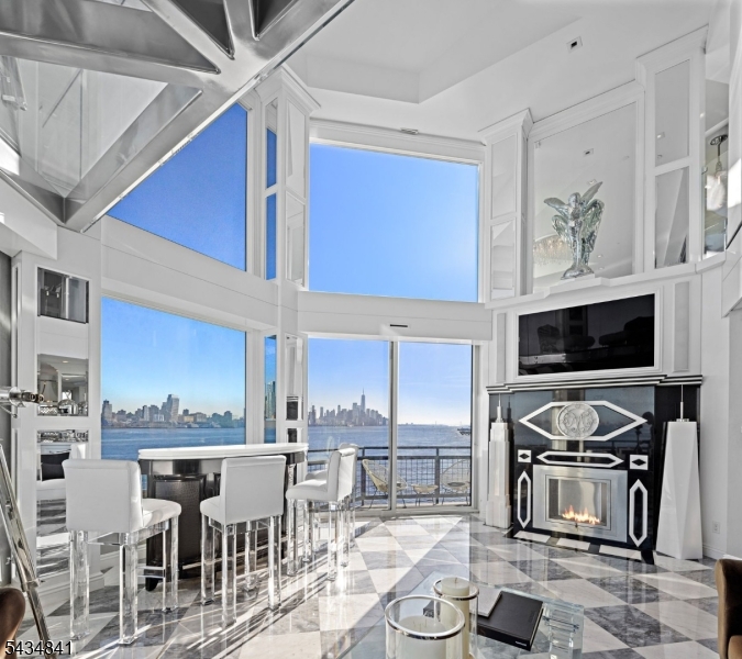 600 Harbor 1079 Property Photo 8
