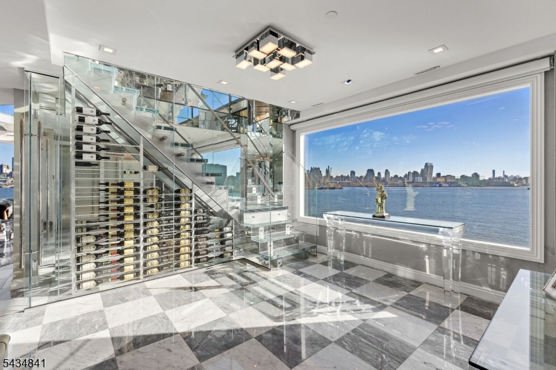 600 Harbor 1079 Property Photo 12