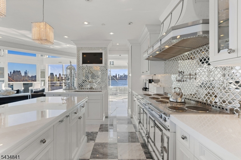 600 Harbor 1079 Property Photo 18