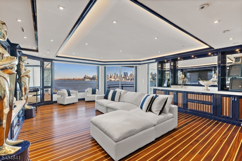600 Harbor 1079 Property Photo 23