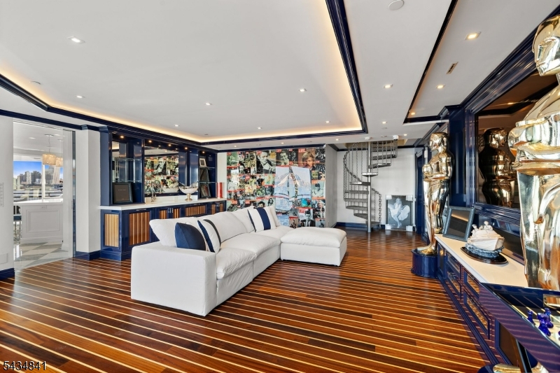 600 Harbor 1079 Property Photo 24