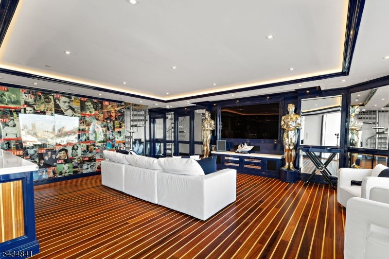 600 Harbor 1079 Property Photo 25