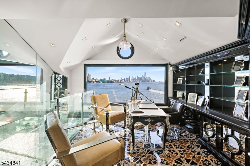600 Harbor 1079 Property Photo 26