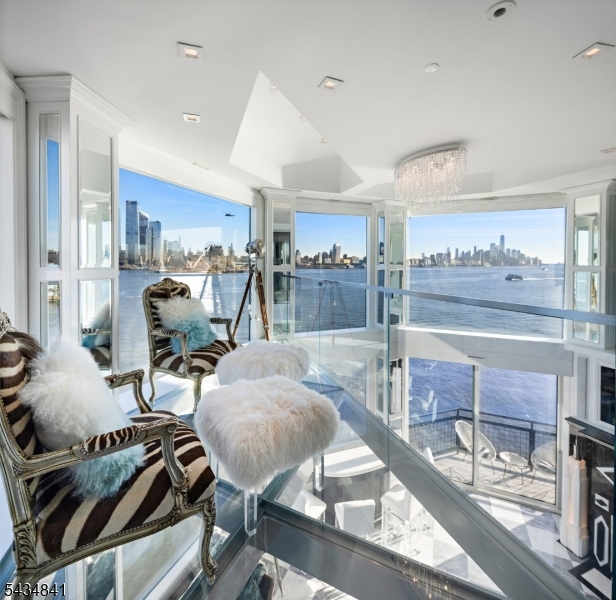 600 Harbor 1079 Property Photo 29