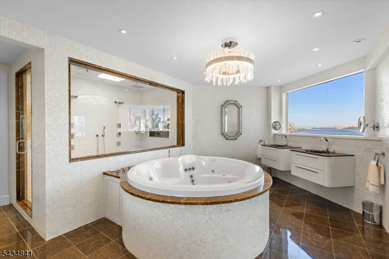 600 Harbor 1079 Property Photo 32