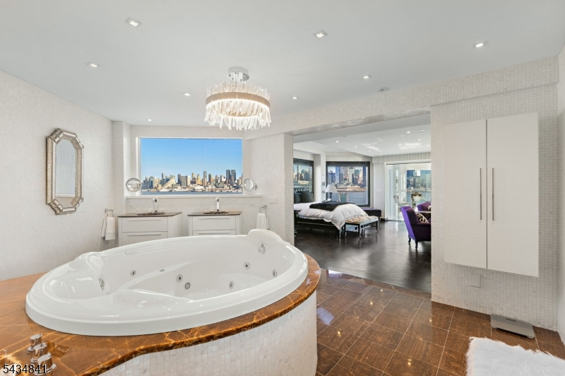 600 Harbor 1079 Property Photo 33