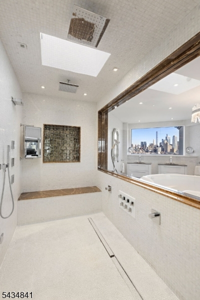 600 Harbor 1079 Property Photo 35