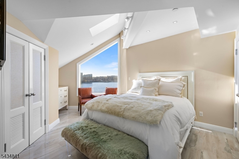 600 Harbor 1079 Property Photo 39