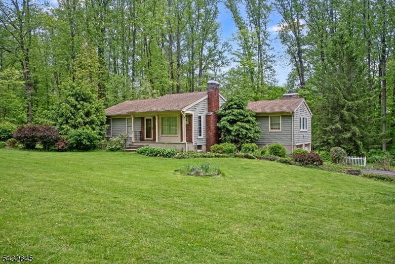 12 Dogwood Dr Property Photo 2