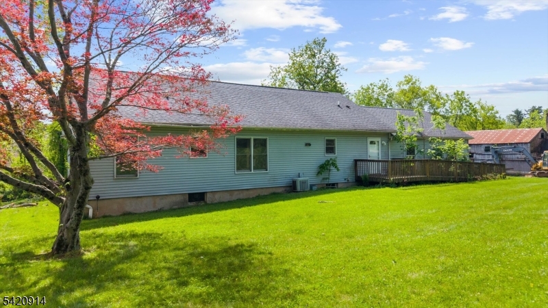 441 Pittstown Rd Property Photo 4