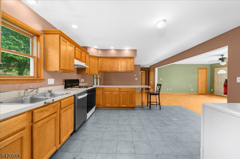 441 Pittstown Rd Property Photo 5
