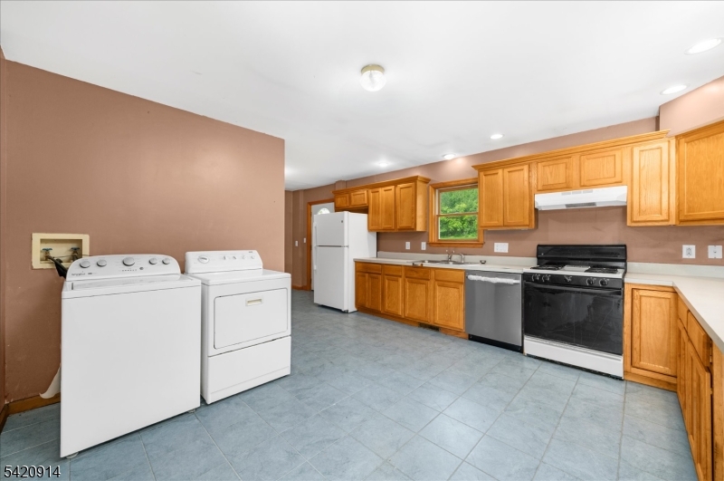 441 Pittstown Rd Property Photo 7