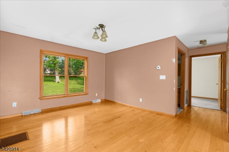 441 Pittstown Rd Property Photo 10