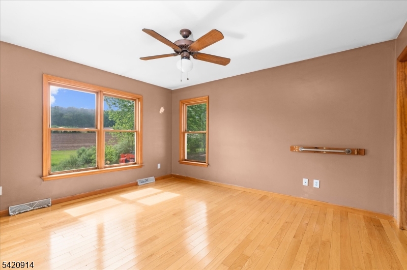 441 Pittstown Rd Property Photo 16