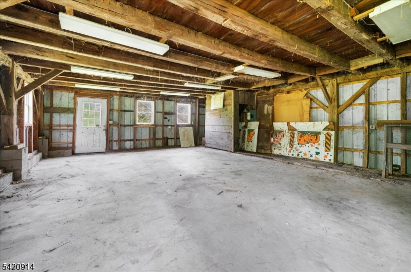 441 Pittstown Rd Property Photo 30