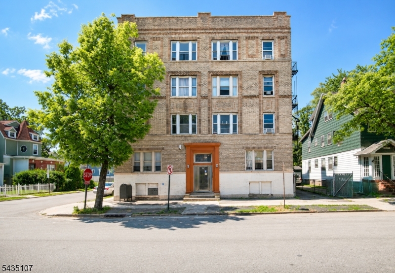23 Harvard St 12 Property Photo 1