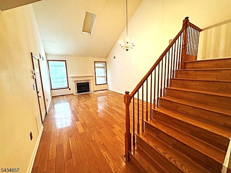 91 Woodmont Dr Property Photo 4