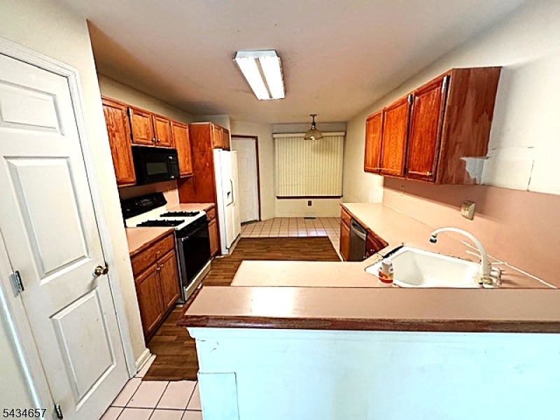 91 Woodmont Dr Property Photo 8