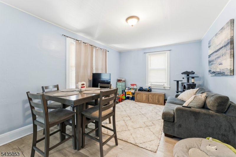 30 Rockview Ter Property Photo 4
