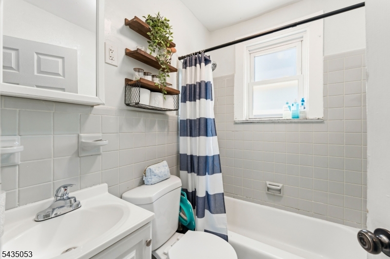 30 Rockview Ter Property Photo 5