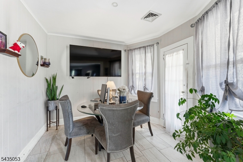 30 Rockview Ter Property Photo 13