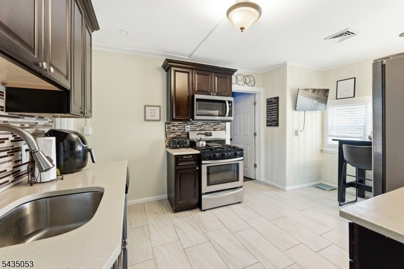 30 Rockview Ter Property Photo 17