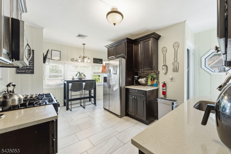 30 Rockview Ter Property Photo 18