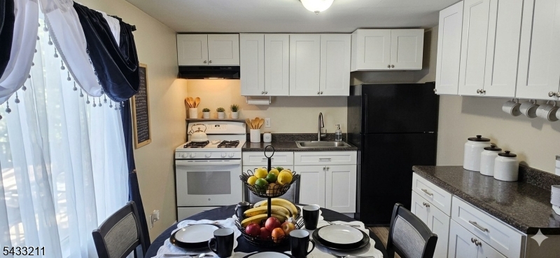 237 Smith St Property Photo 11