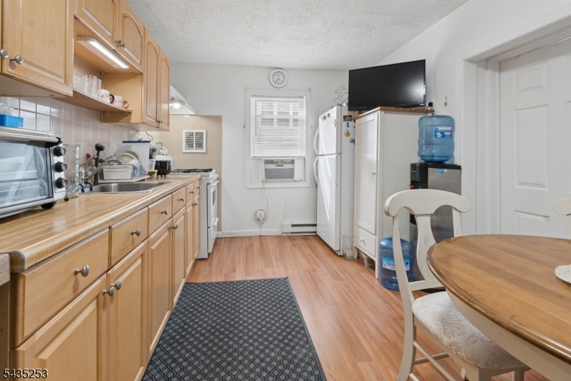 61 Union St 2 Property Photo 3