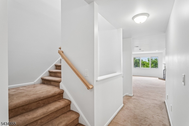 304 Heights Dr Property Photo 3