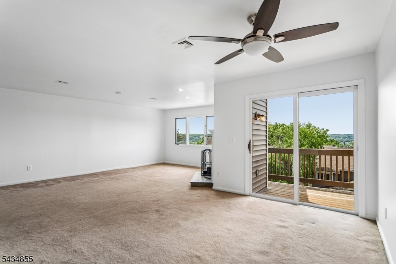 304 Heights Dr Property Photo 6