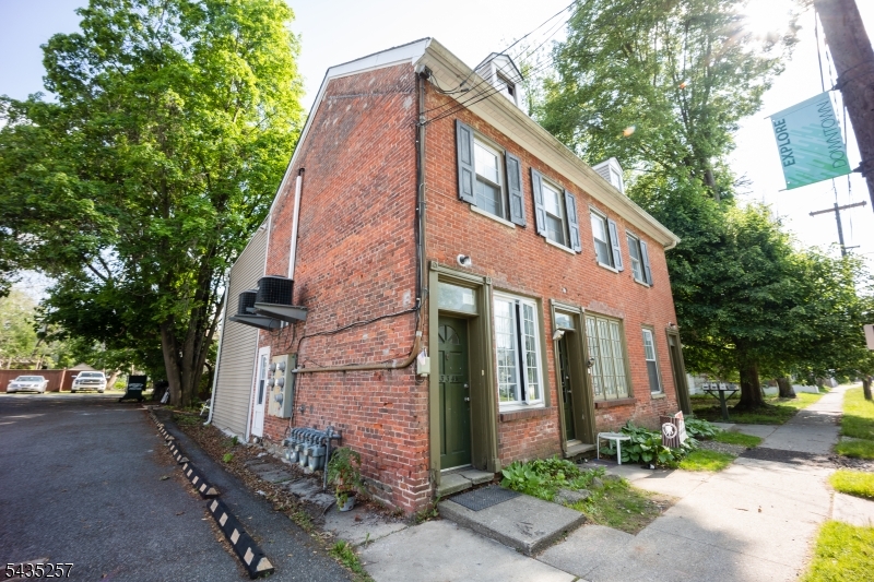 332 Water St Property Photo 2