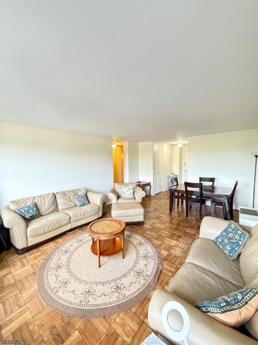 2100 Linwood Avenue 4p Property Photo 8