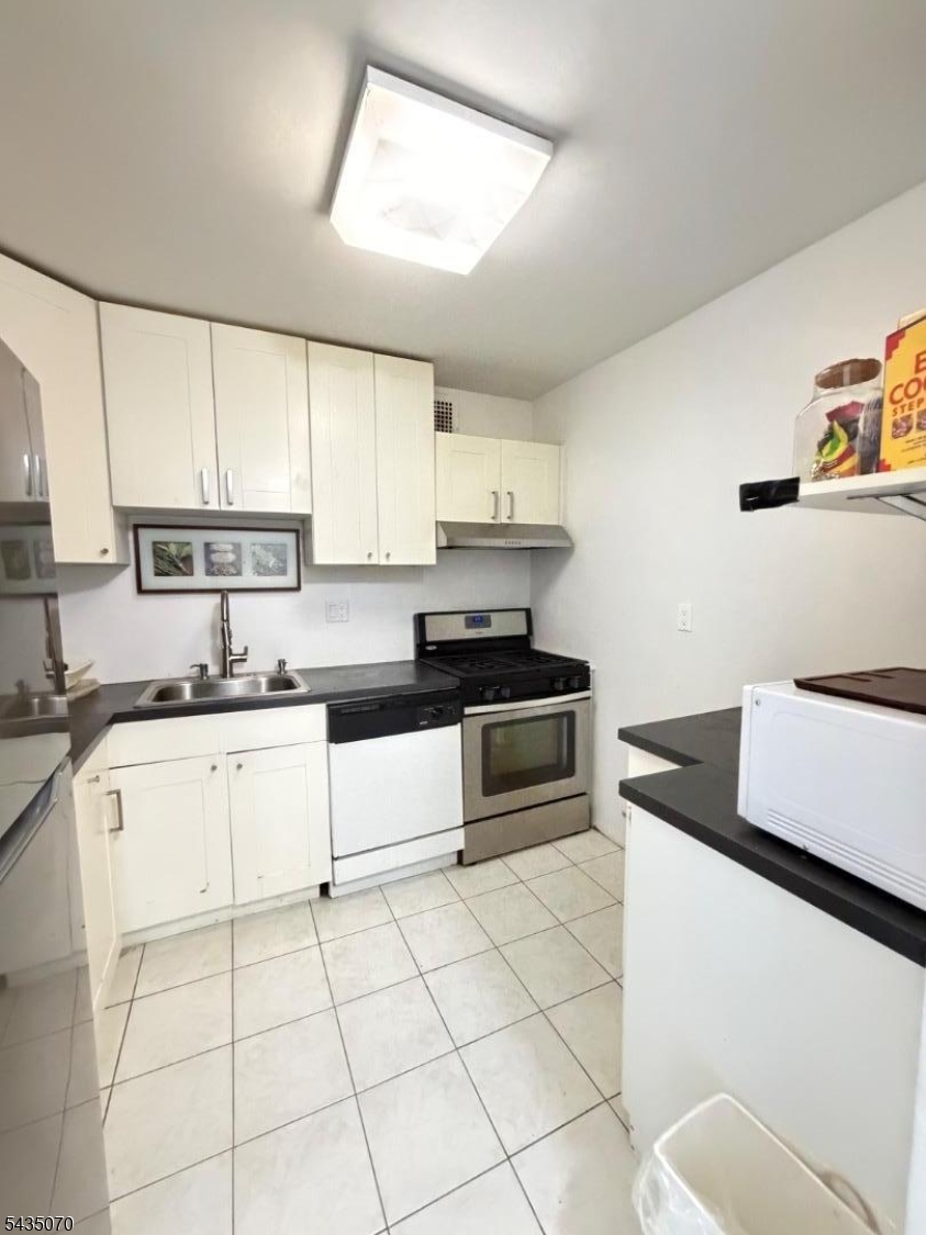 2100 Linwood Avenue 4p Property Photo 9