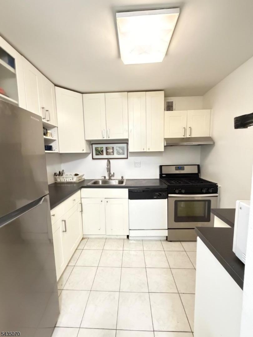 2100 Linwood Avenue 4p Property Photo 10