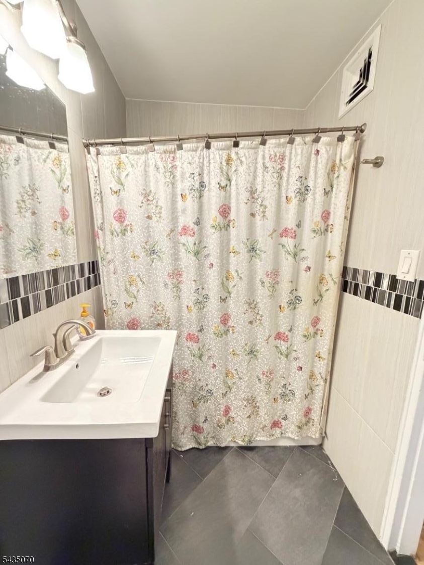 2100 Linwood Avenue 4p Property Photo 15