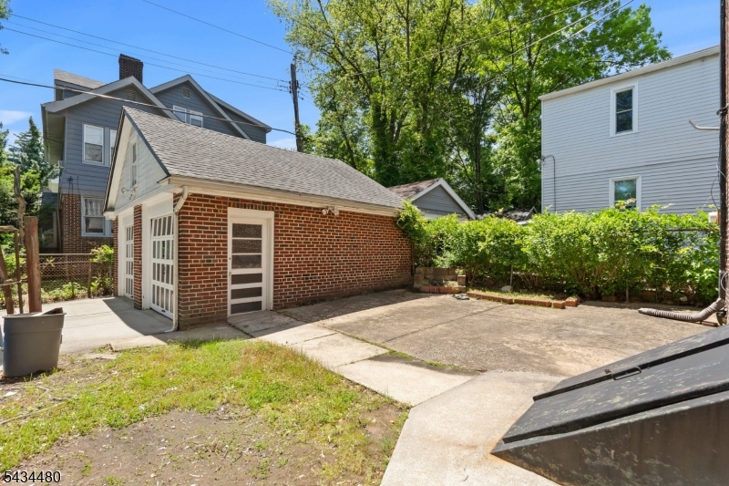 124 Vassar Ave Property Photo 6