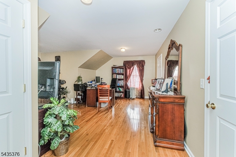 111 Delmonico Ave Property Photo 33