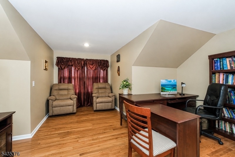 111 Delmonico Ave Property Photo 34