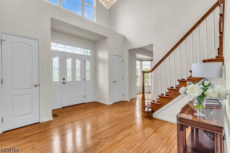 27 Music Mountain Blvd Property Photo 3