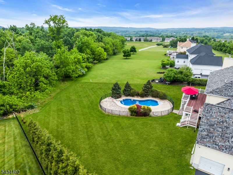 27 Music Mountain Blvd Property Photo 45
