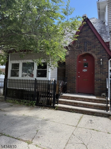 340 S 10Th St Property Photo 1