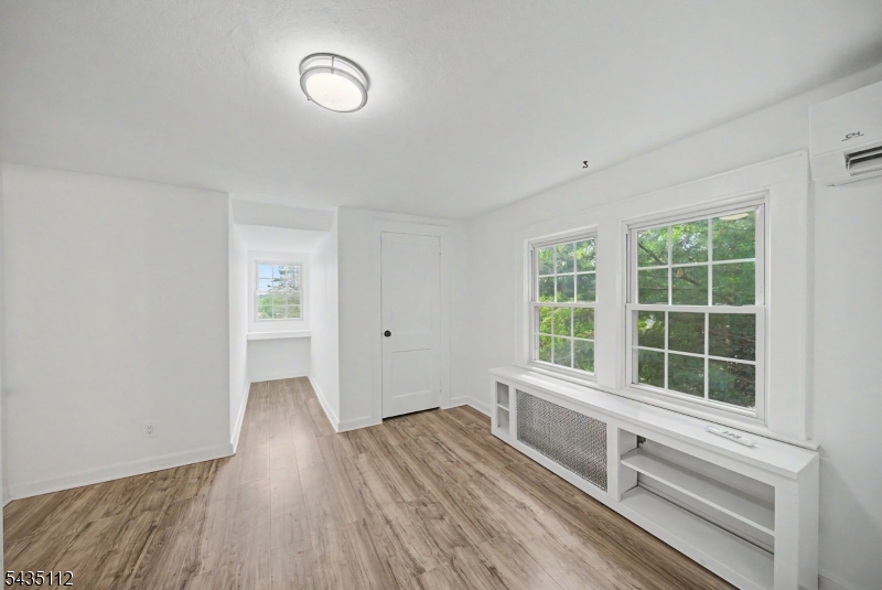 433 Louisa Ave Property Photo 4