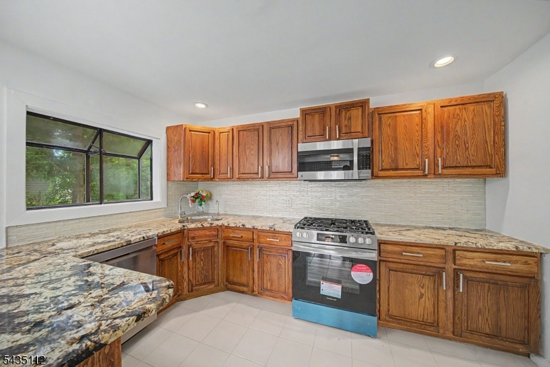 433 Louisa Ave Property Photo 11