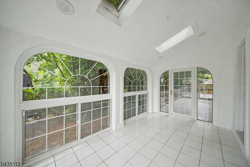 433 Louisa Ave Property Photo 14