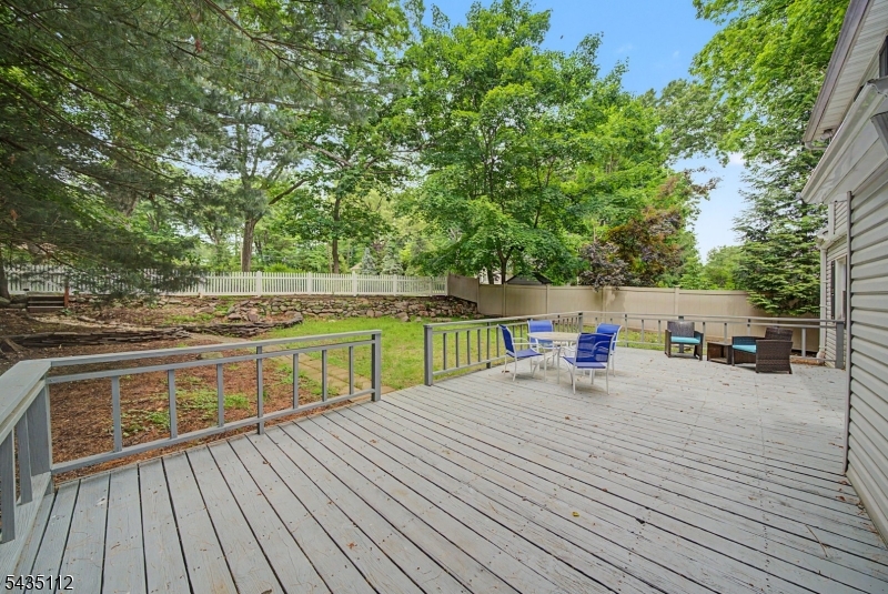 433 Louisa Ave Property Photo 41