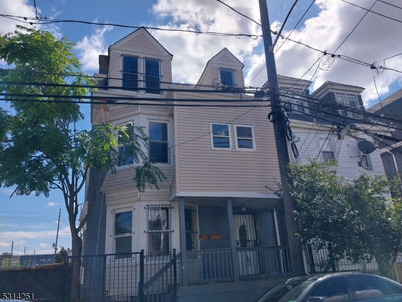 71 N 5Th St Property Photo 1